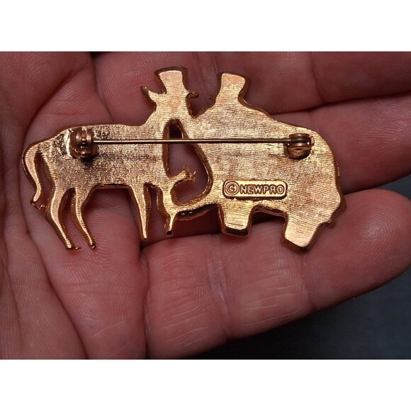 Newpro Vintage Political Brooch Elephant Fighting Donkey Republican Democrat - Picture 3 of 3